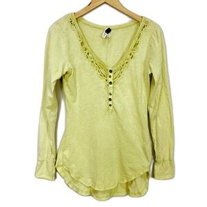 Free People We The Free Yellow Green Lou Legacy Crochet Henley Top Womens Medium